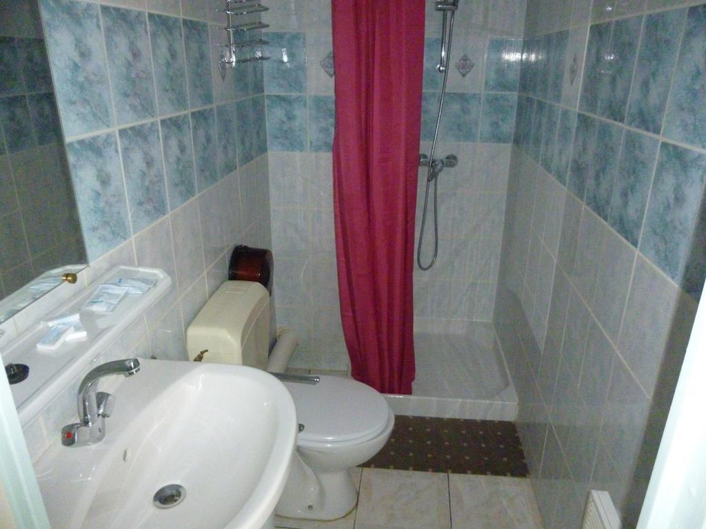 Hotel California Vichy Room photo