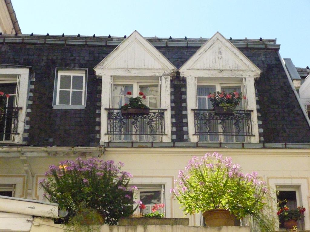 Hotel California Vichy Exterior photo