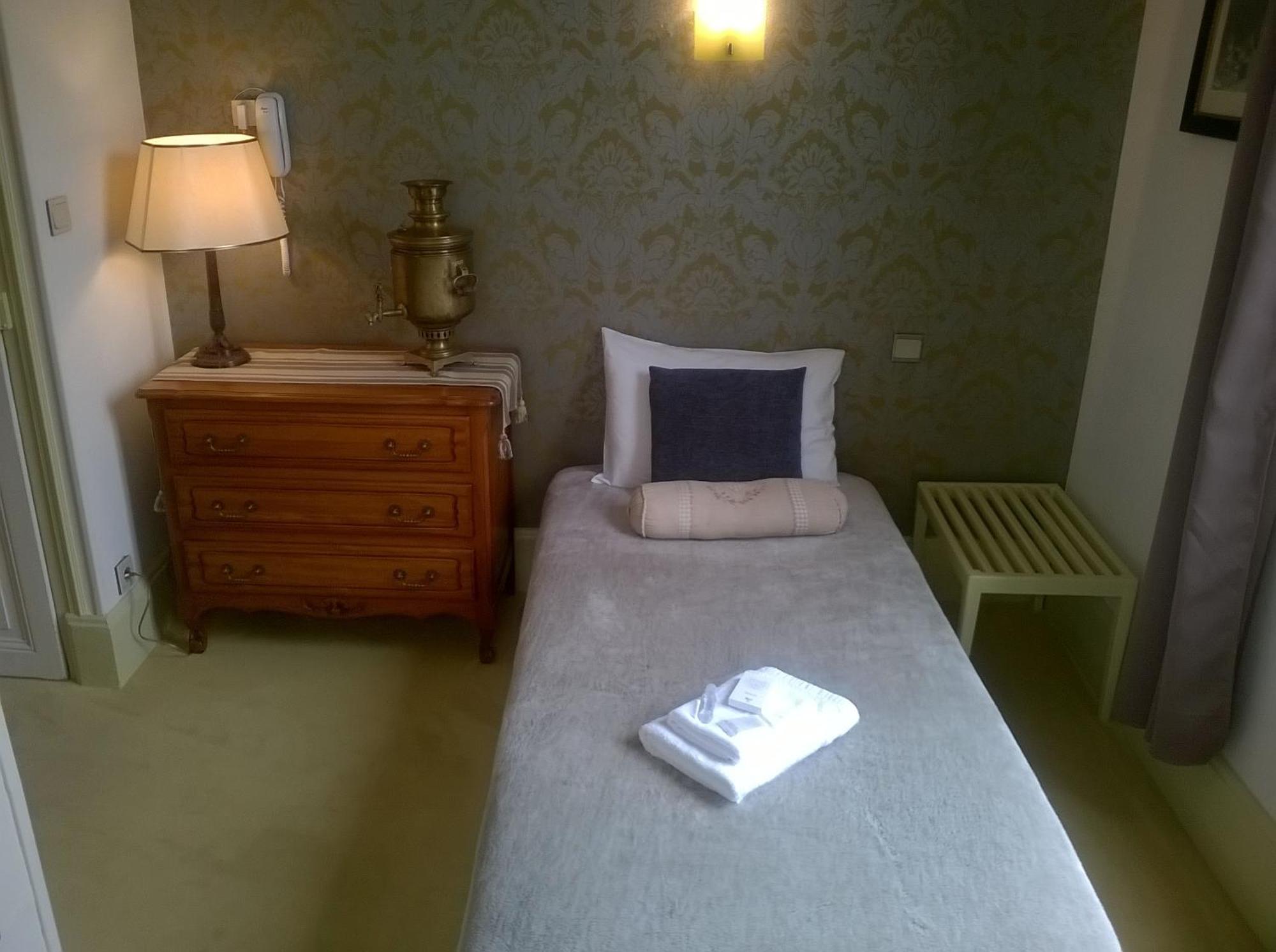Hotel California Vichy Room photo