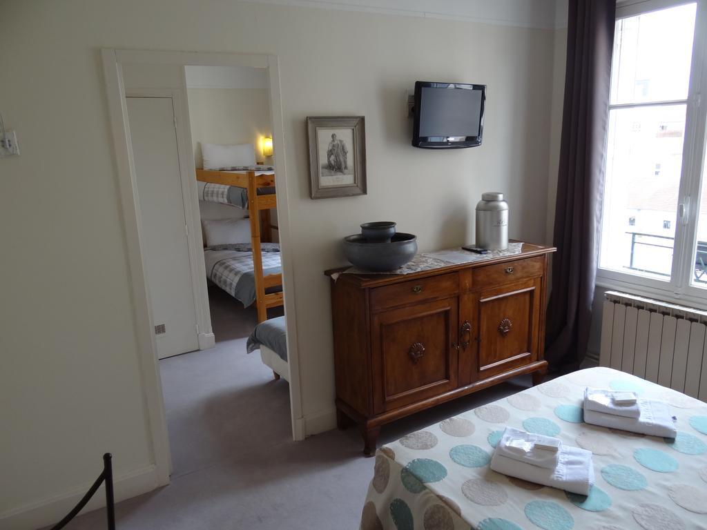 Hotel California Vichy Room photo